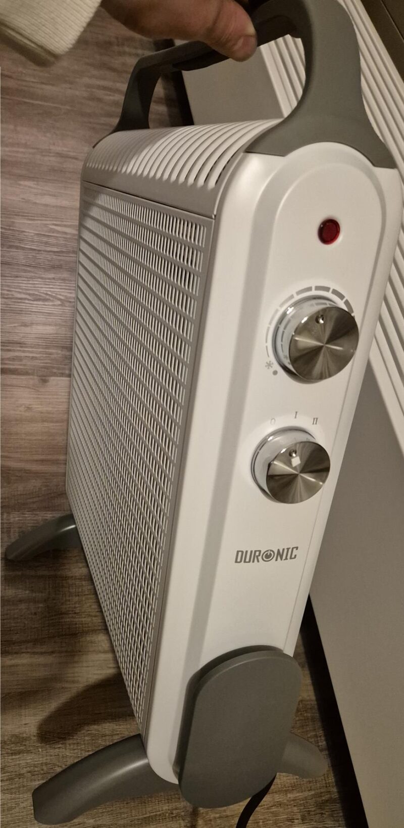 Duronic HV180 heeft een draagbeugel