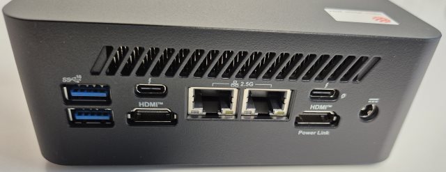 Cubi NUC 1M connectoren